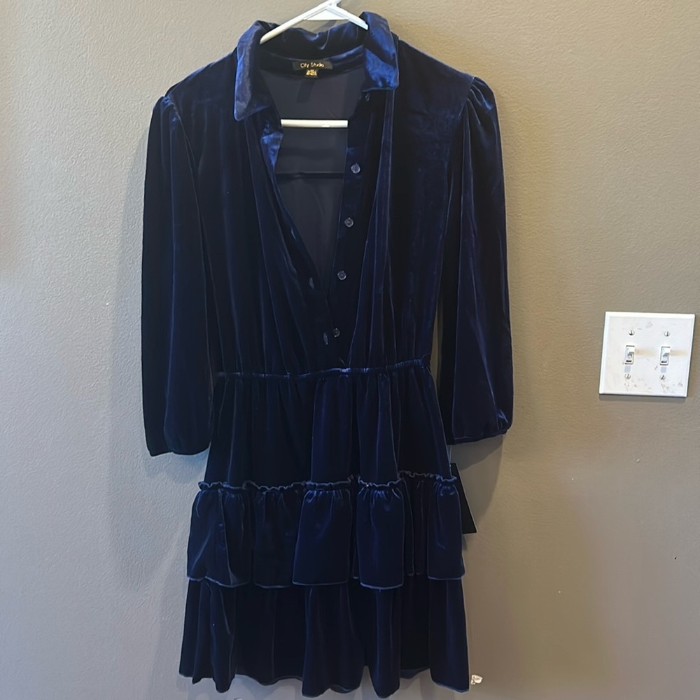City studio size medium NWT